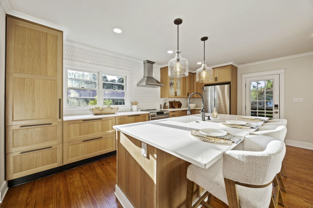 2101 King Street Photo 38