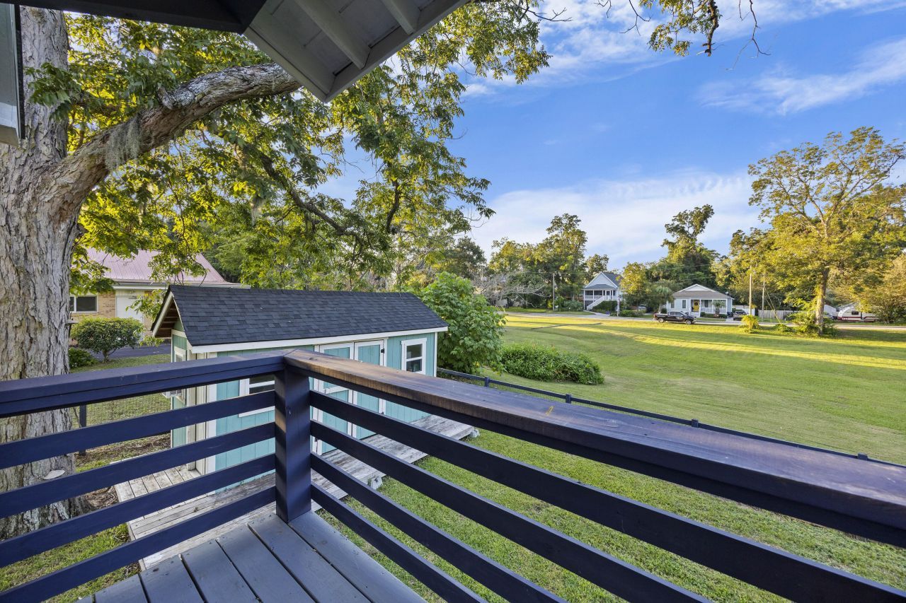 2101 King Street Photo 45