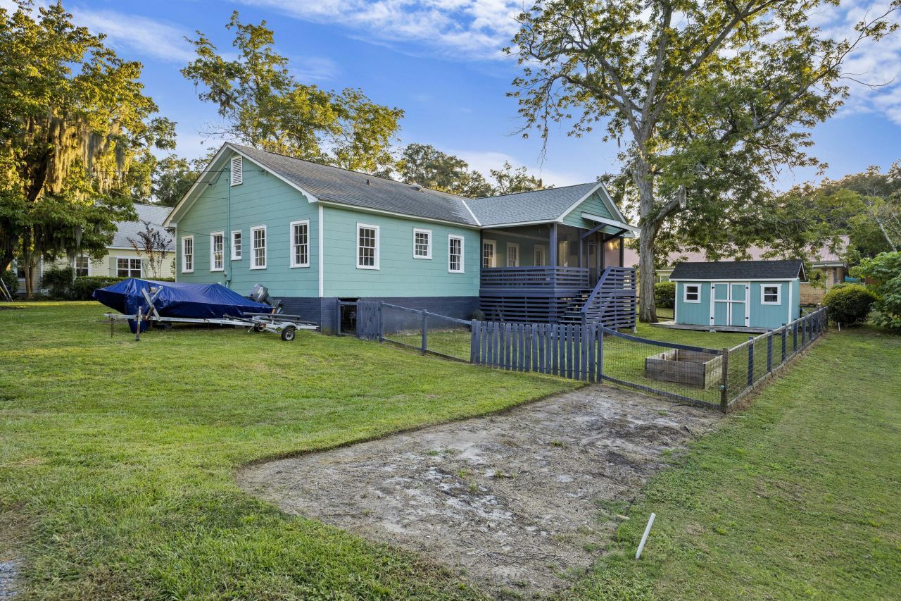 2101 King Street Photo 50