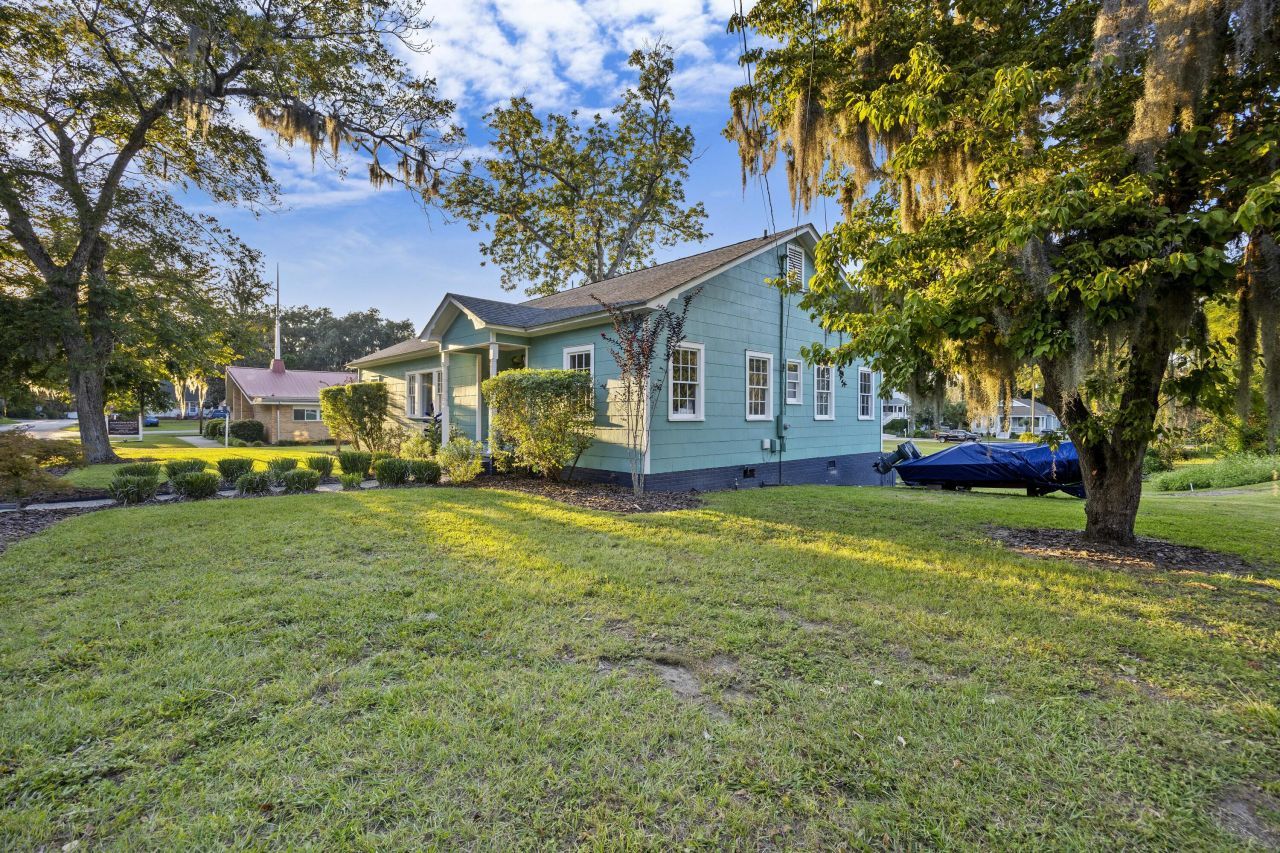 2101 King Street Photo 51