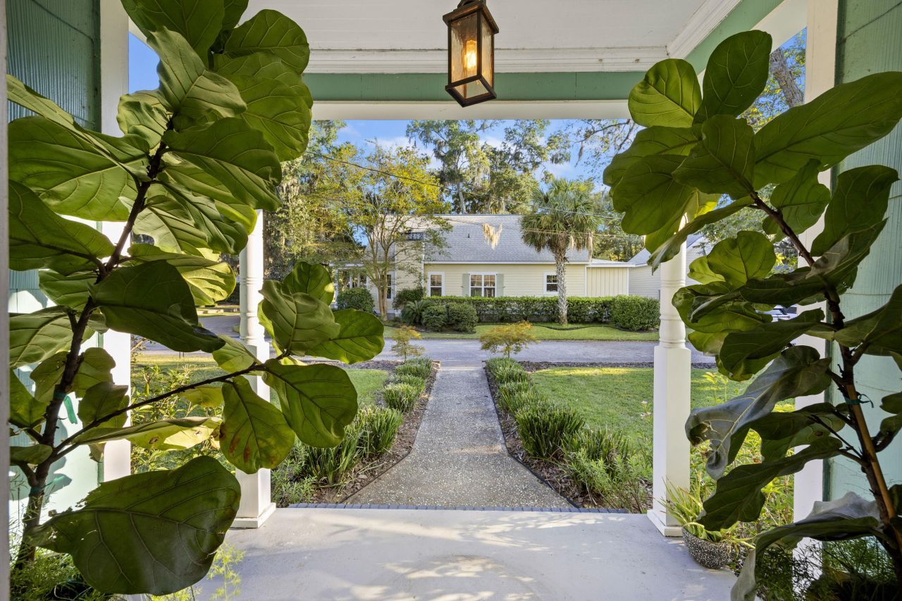 2101 King Street Photo 8