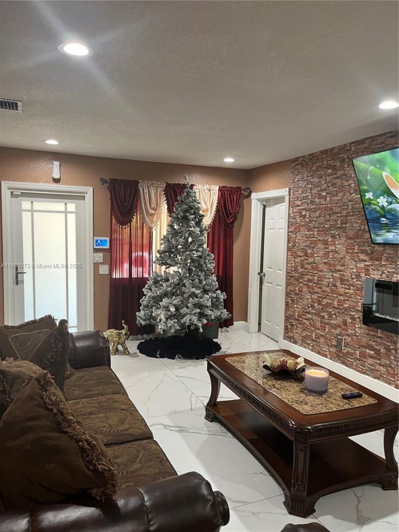 7130 NW 21st Ct, Miami, FL 33147 Photo