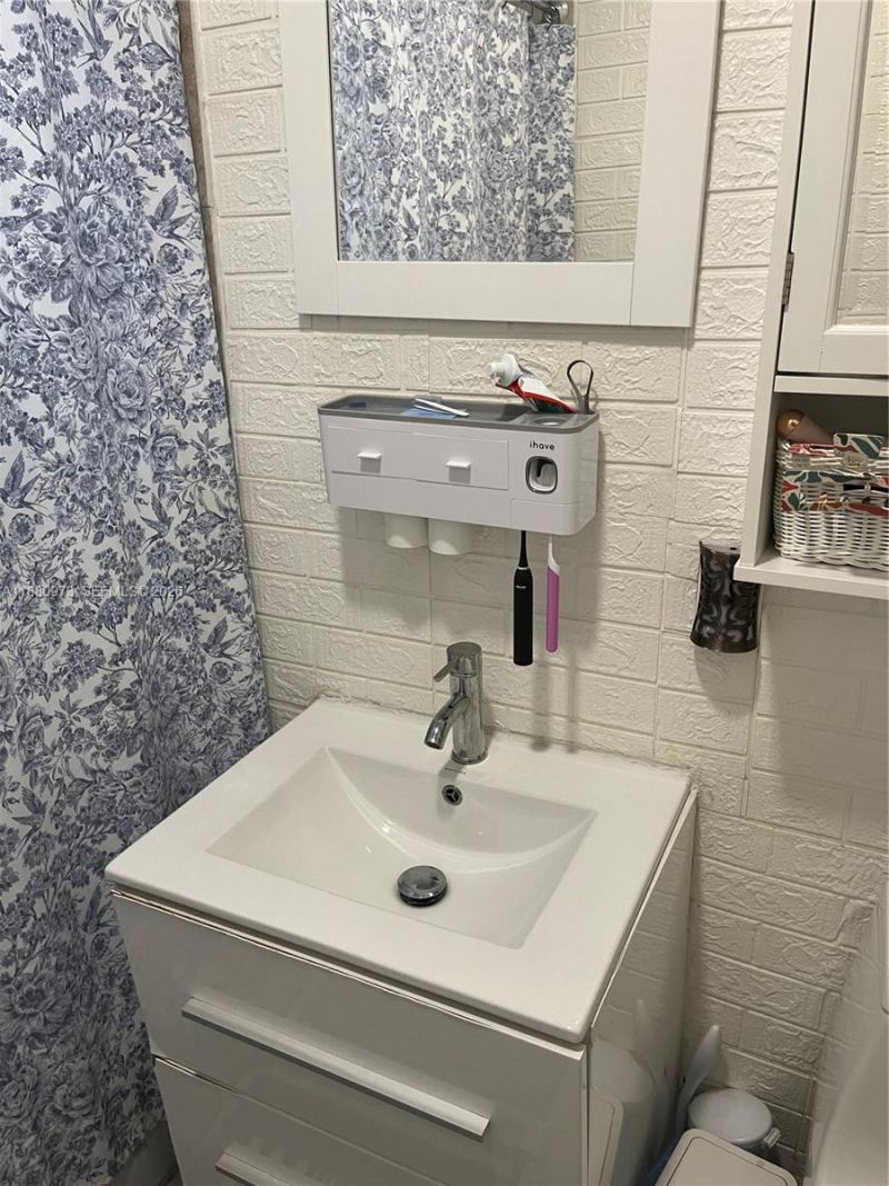 7130 NW 21st Ct, Miami, FL 33147 Photo