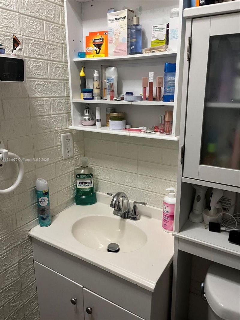 7130 NW 21st Ct, Miami, FL 33147 Photo