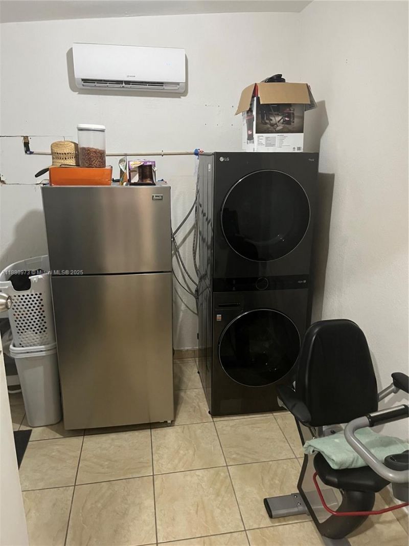 7130 NW 21st Ct, Miami, FL 33147 Photo