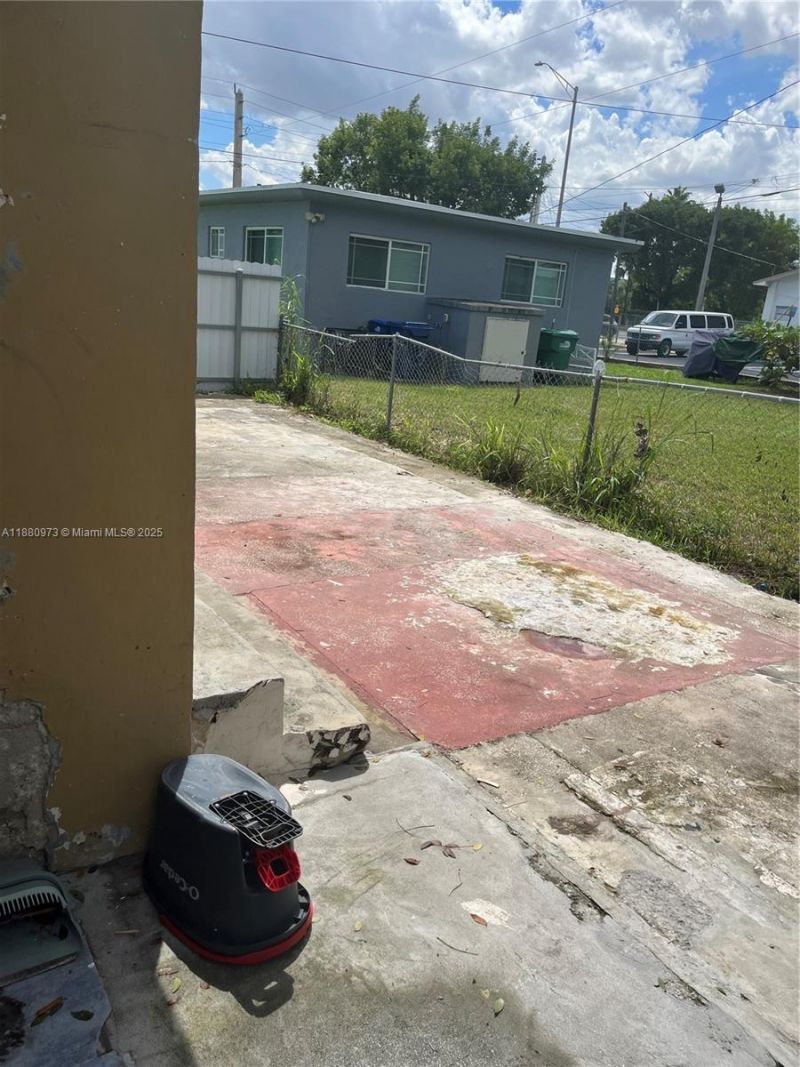 7130 NW 21st Ct, Miami, FL 33147 Photo