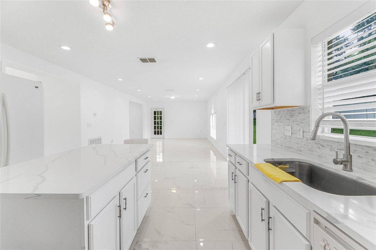 1961 Thorngate Lane, Mascotte, FL 34753 Photo