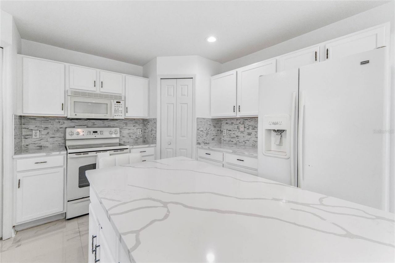 1961 Thorngate Lane, Mascotte, FL 34753 Photo