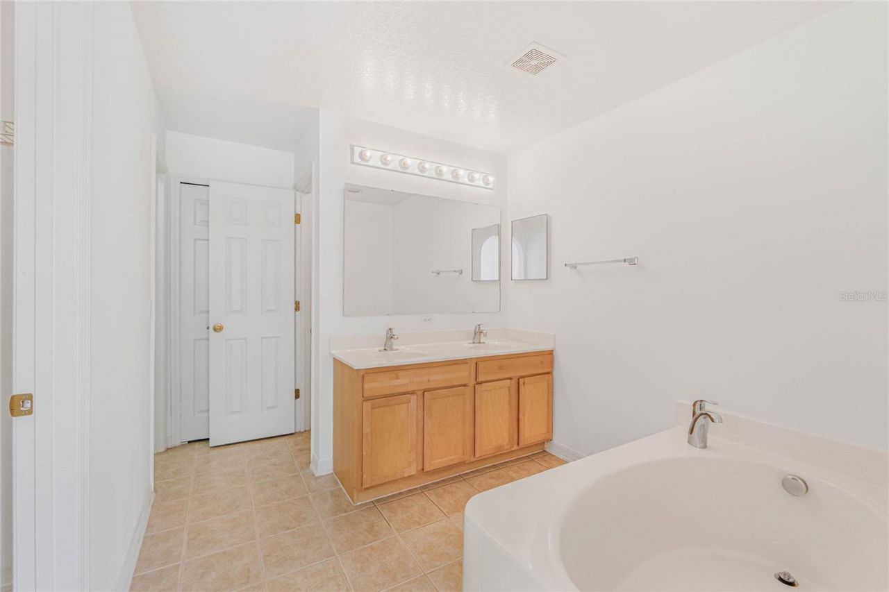 1961 Thorngate Lane, Mascotte, FL 34753 Photo