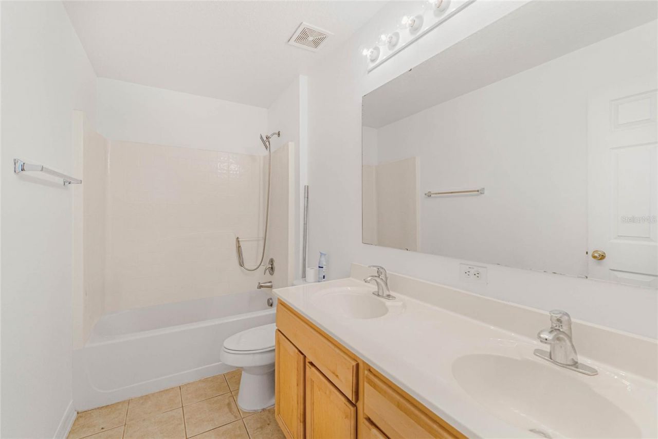 1961 Thorngate Lane, Mascotte, FL 34753 Photo