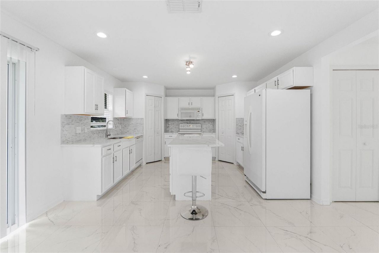 1961 Thorngate Lane, Mascotte, FL 34753 Photo