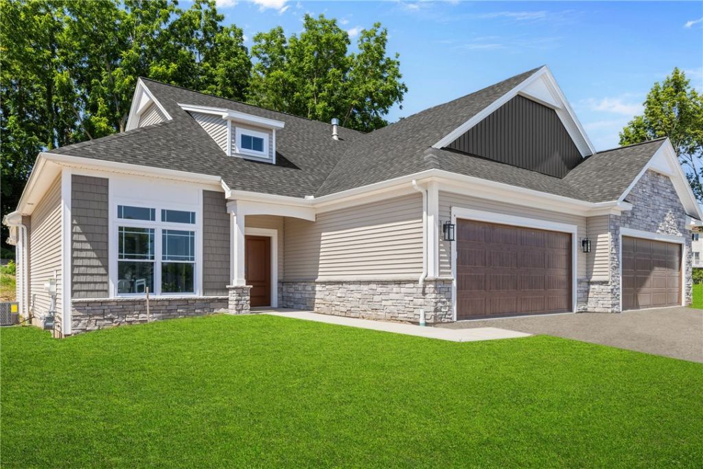 1 Eagle Hollow, Penfield, NY 14526 Main Photo