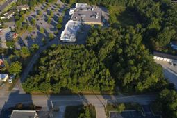 1013 Lykes Lane photo 4