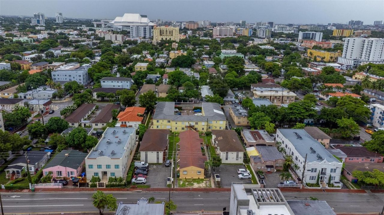 1345 SW 7th St, Miami, FL 33135 Photo