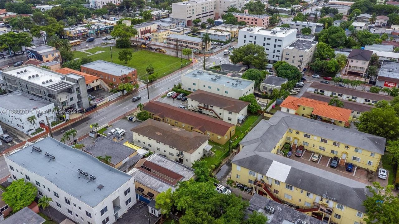 1345 SW 7th St, Miami, FL 33135 Photo