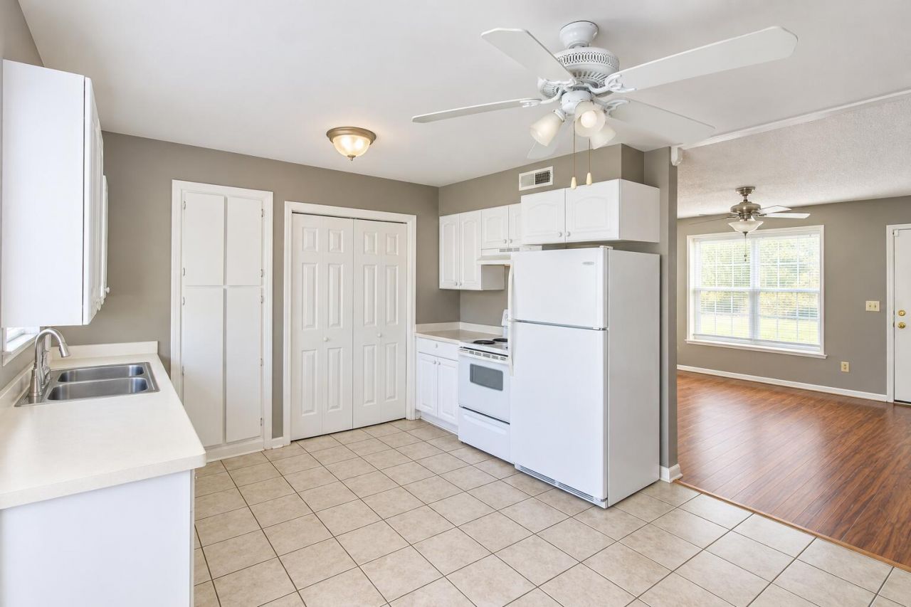 1423 Ashley River Road Photo 9