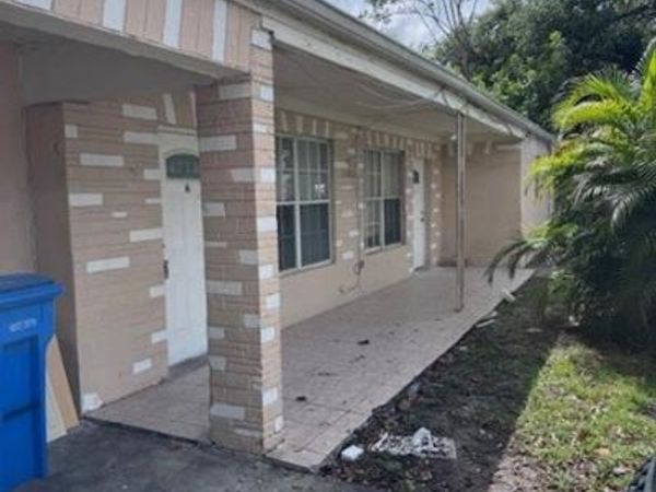5902 SW 26th Terrace, West Park, FL 33023