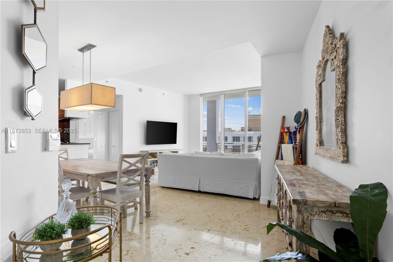 901 Brickell Key Blvd, Unit 3301, Miami, FL 33131 Photo