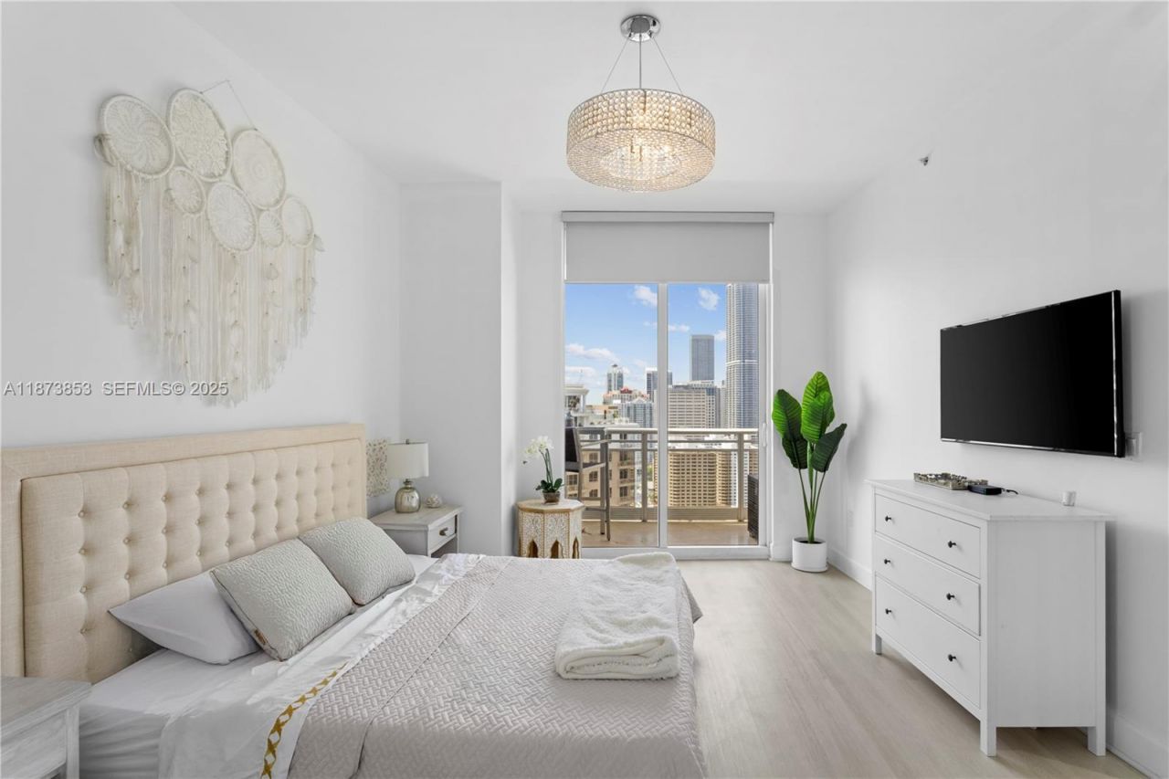 901 Brickell Key Blvd, Unit 3301, Miami, FL 33131 Photo