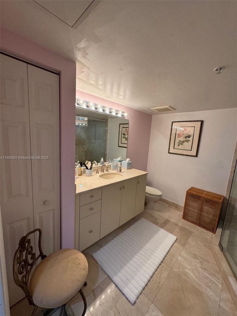 3232 SW 22nd Ter, Unit 801, Miami, FL 33145 Photo