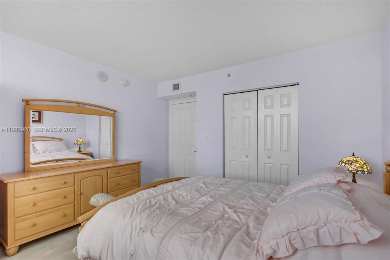 3232 SW 22nd Ter, Unit 801, Miami, FL 33145 Photo