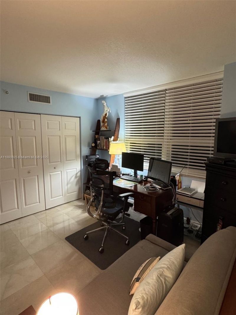3232 SW 22nd Ter, Unit 801, Miami, FL 33145 Photo