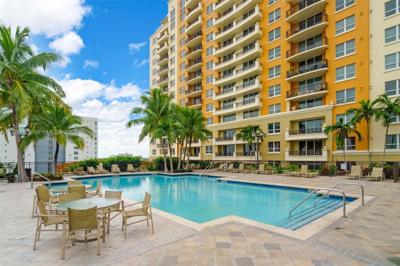 3232 SW 22nd Ter, Unit 801, Miami, FL 33145 Photo