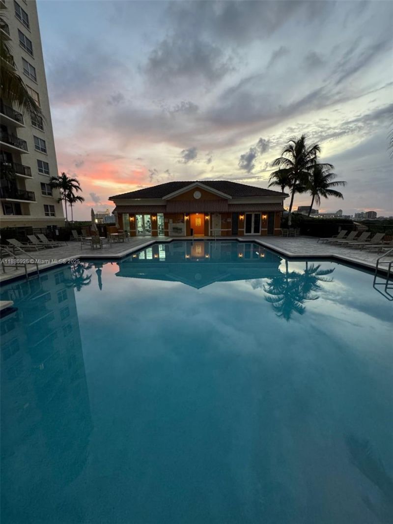 3232 SW 22nd Ter, Unit 801, Miami, FL 33145 Photo