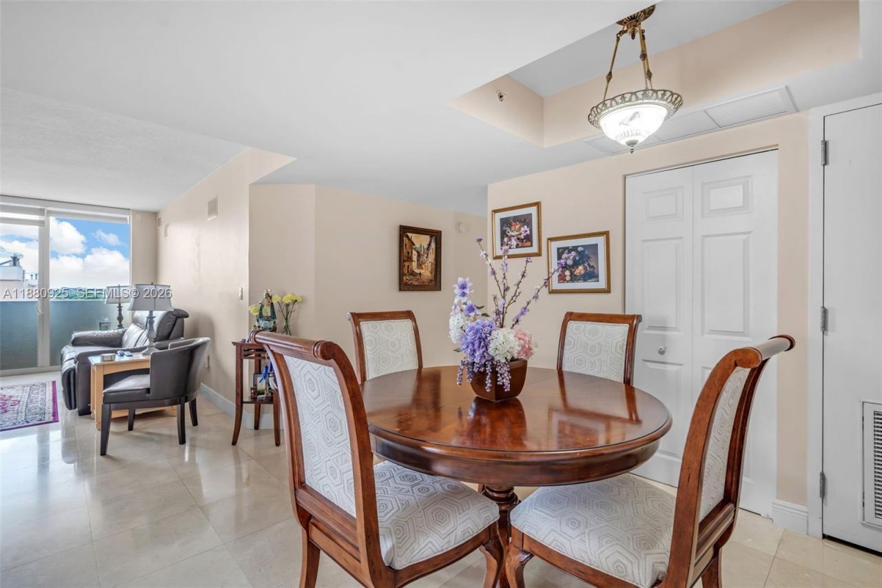 3232 SW 22nd Ter, Unit 801, Miami, FL 33145 Photo