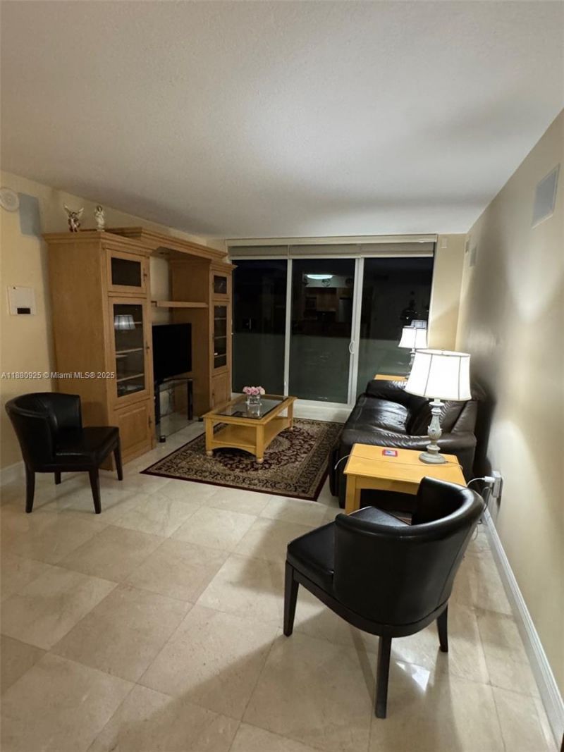 3232 SW 22nd Ter, Unit 801, Miami, FL 33145 Photo