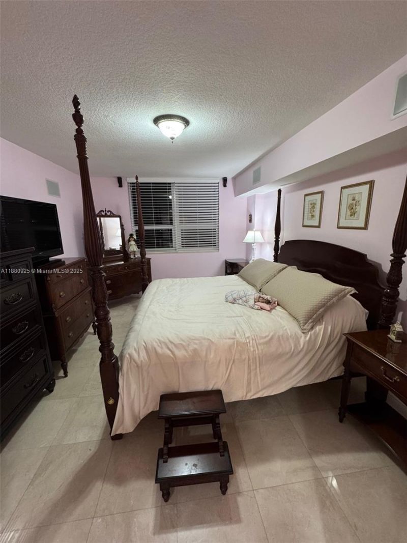 3232 SW 22nd Ter, Unit 801, Miami, FL 33145 Photo