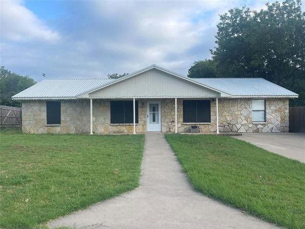 1432 W Torrey Street, Granbury, TX 76048