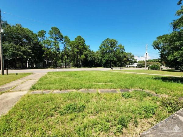 3545 Creighton Rd, Pensacola, FL 32504