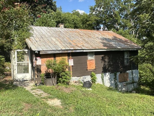 160 Dal Brown Road, Chattanooga, TN 37405