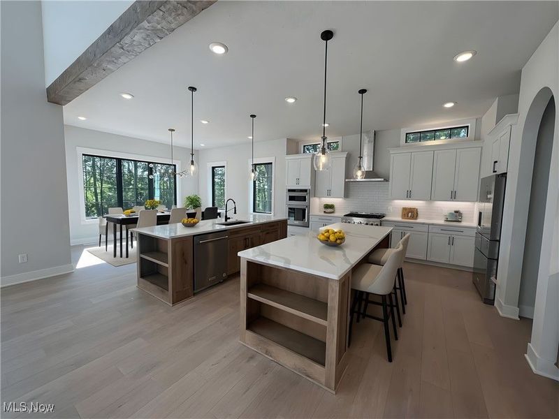 825 Club Drive W, Aurora, OH 44202 Photo 3