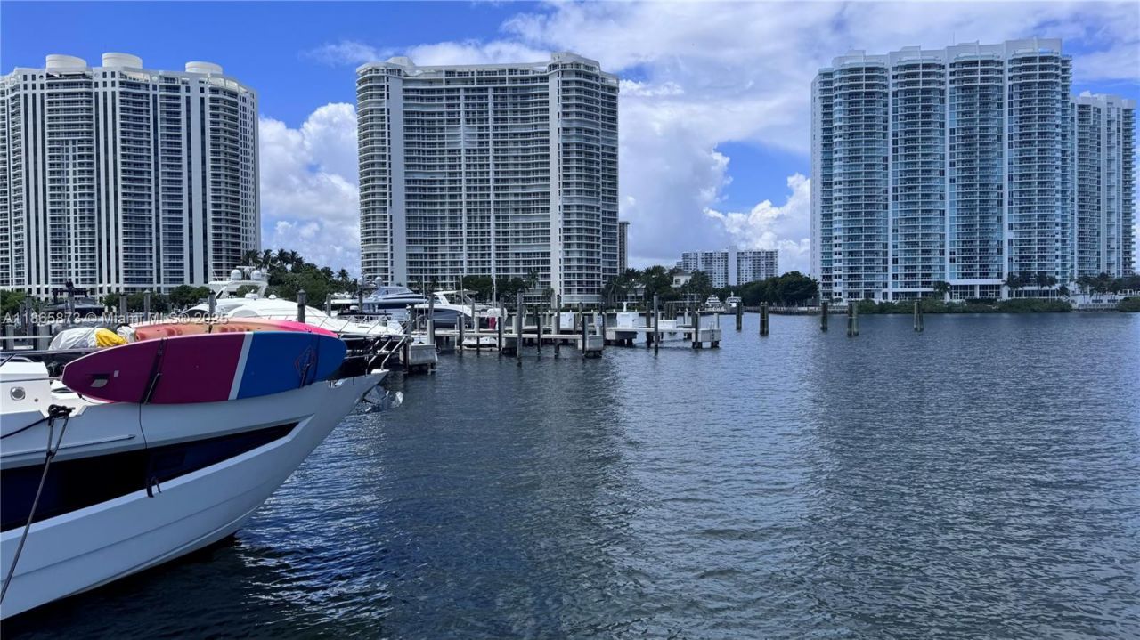 4041 Island Estate, Aventura, FL 33160 Photo