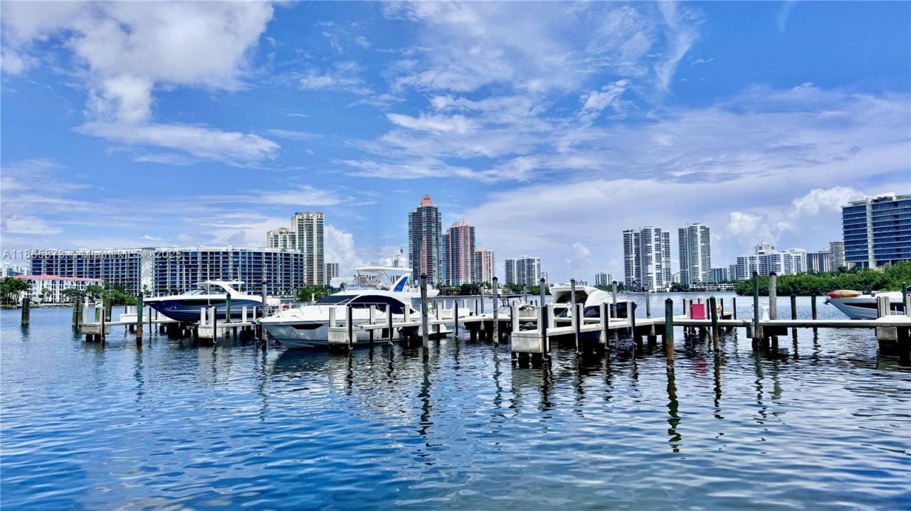 4041 Island Estate, Aventura, FL 33160 Photo