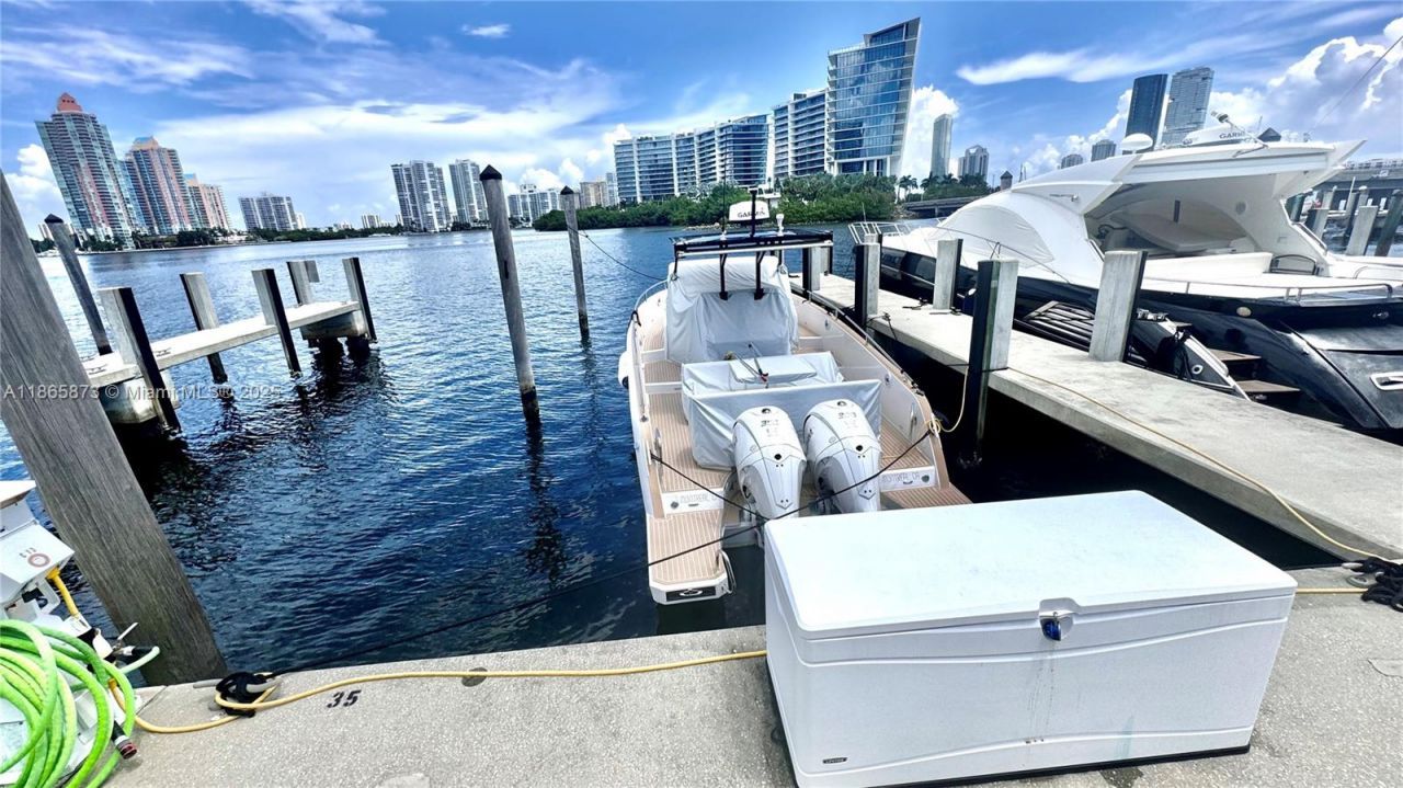 4041 Island Estate, Aventura, FL 33160 Photo