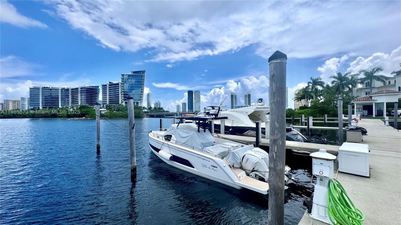 4041 Island Estate, Aventura, FL 33160 Photo