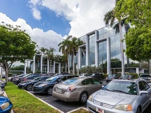 16855 NE 2 AVE, Unit N104, North Miami Beach, FL 33162