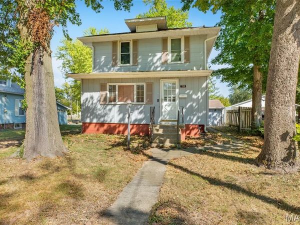 709 Mayo, Carlinville, IL 62626