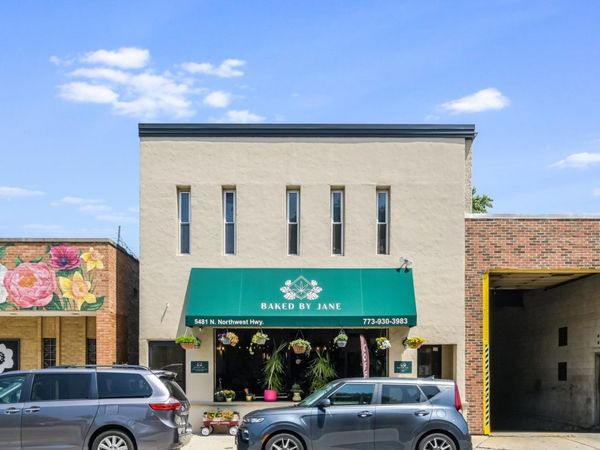 5481 N Northwest Highway, Chicago, IL 60630