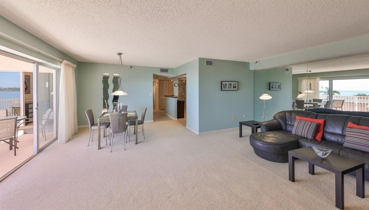 7430 Sunshine Skyway Lane S, Unit 403, Saint Petersburg, FL 33711 Photo