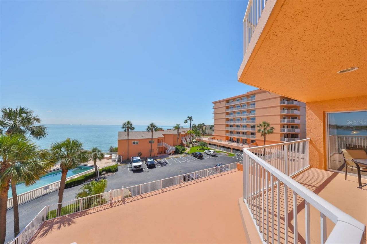 7430 Sunshine Skyway Lane S, Unit 403, Saint Petersburg, FL 33711 Photo