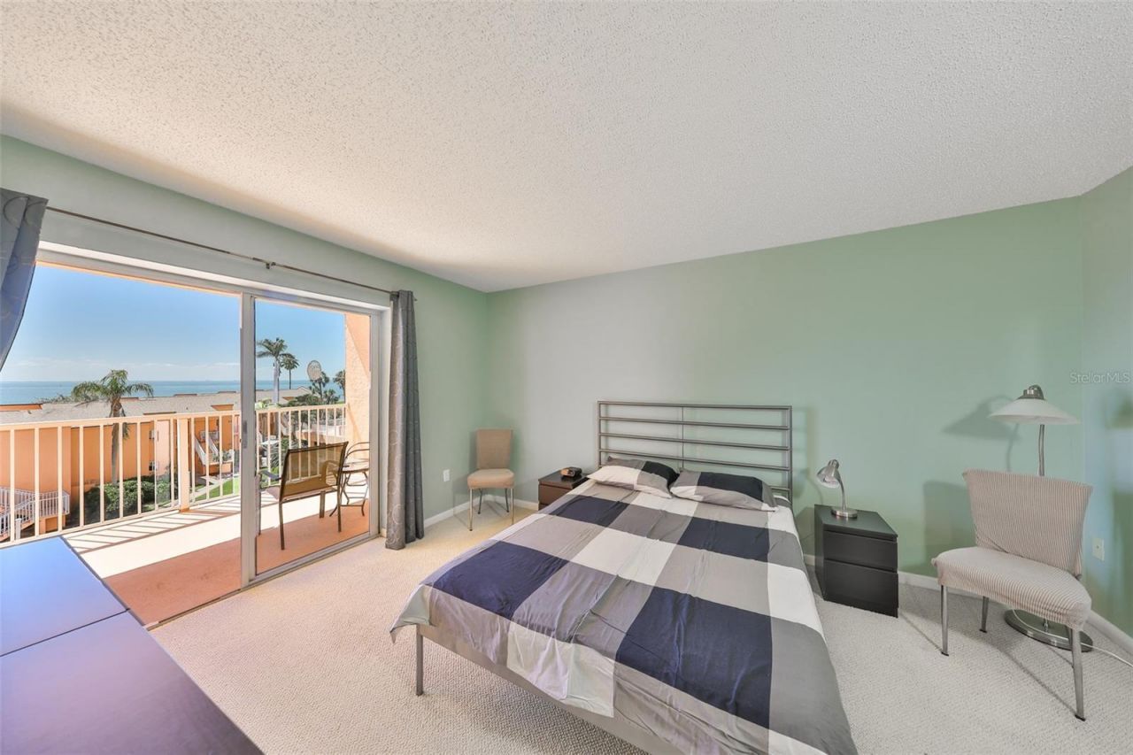 7430 Sunshine Skyway Lane S, Unit 403, Saint Petersburg, FL 33711 Photo