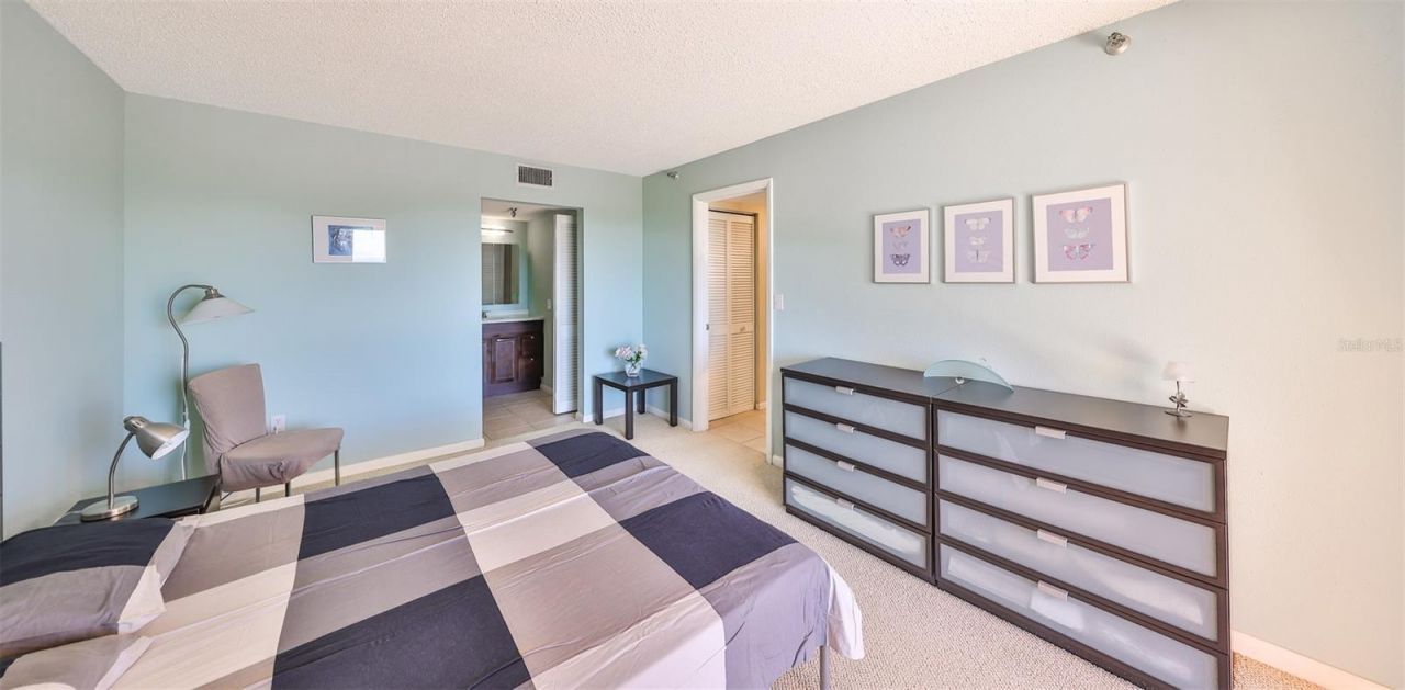 7430 Sunshine Skyway Lane S, Unit 403, Saint Petersburg, FL 33711 Photo