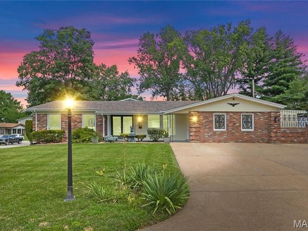 3475 Stonehaven, Florissant, MO 63033