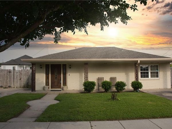 1433 PERRIN Drive, Arabi, LA 70032
