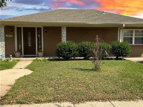 1433 PERRIN Drive, Arabi, LA 70032