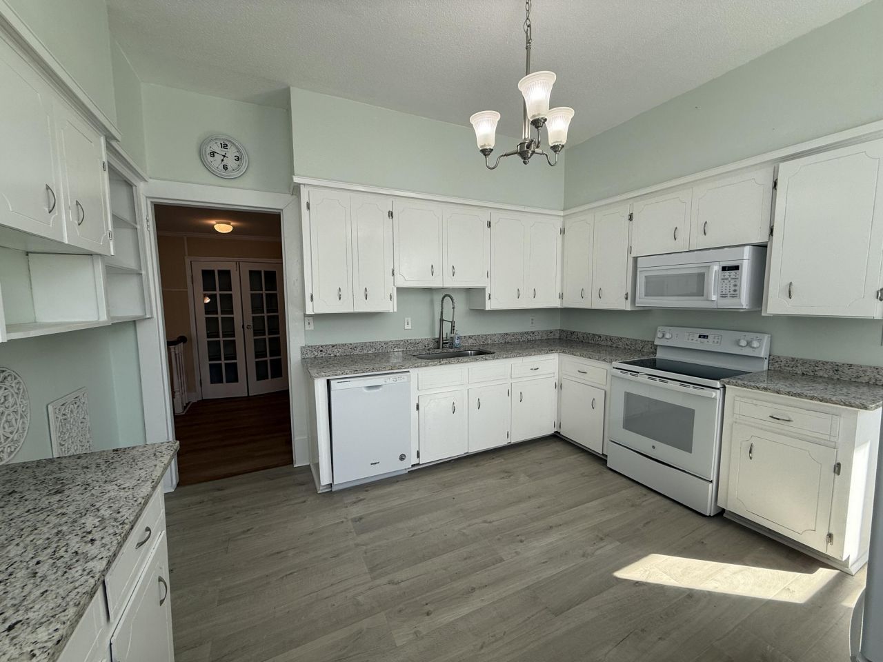 215 Church Street Photo 20